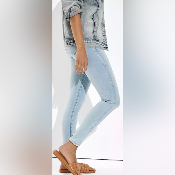 American Eagle - Picture 3 of 12